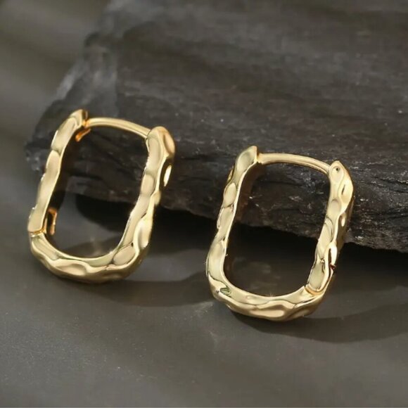 Hammered Style Hoop Earring - New - Picture 1 of 4